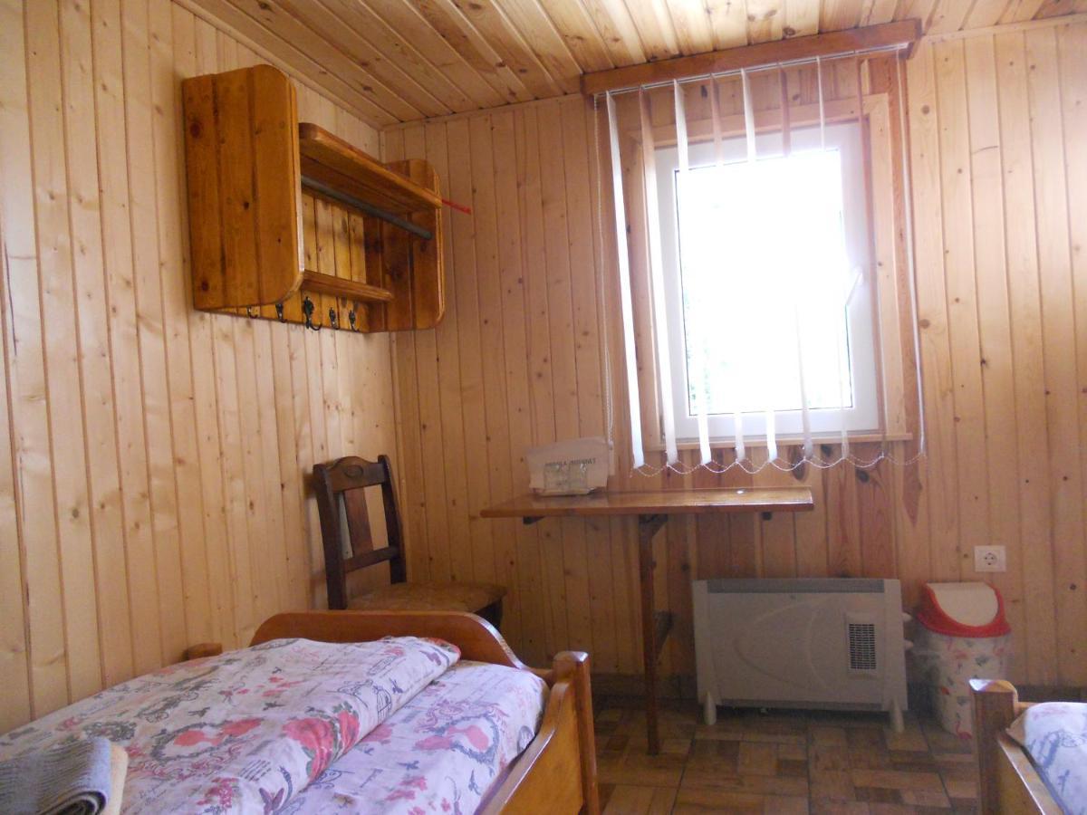 Pension, Camping&Biker Station zur Deutschen Eiche Ciocanesti Exterior foto
